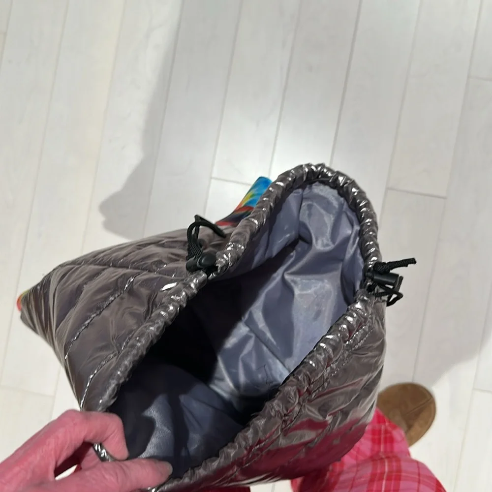 NWOT - Top Trenz metallic silver drawstring Backpack with Rainbow Straps